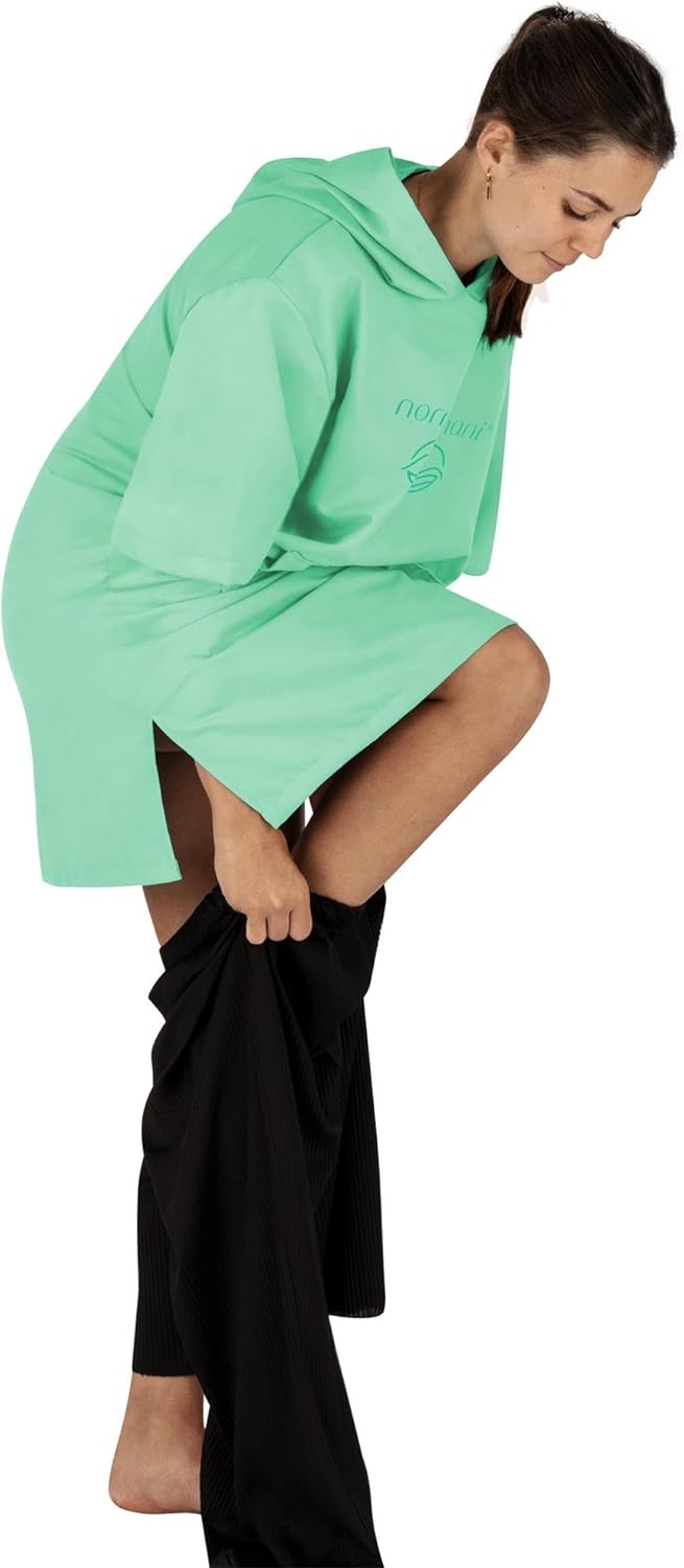 normani Unisex Badeponcho - Badehandtuch mit Kapuze aus Mikrofaser - schnelltrocknend und mit kleine