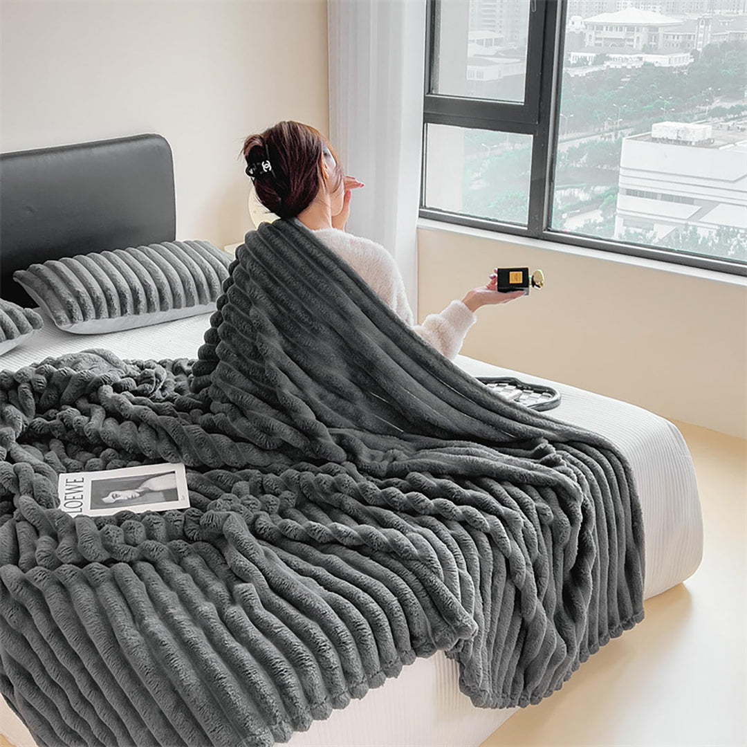 Kuscheldecke 150x200 cm, Dunkelgrau Cord Plüschdecke, Warme Dicke Sofadecken Geschenk, Fluffy Blanke