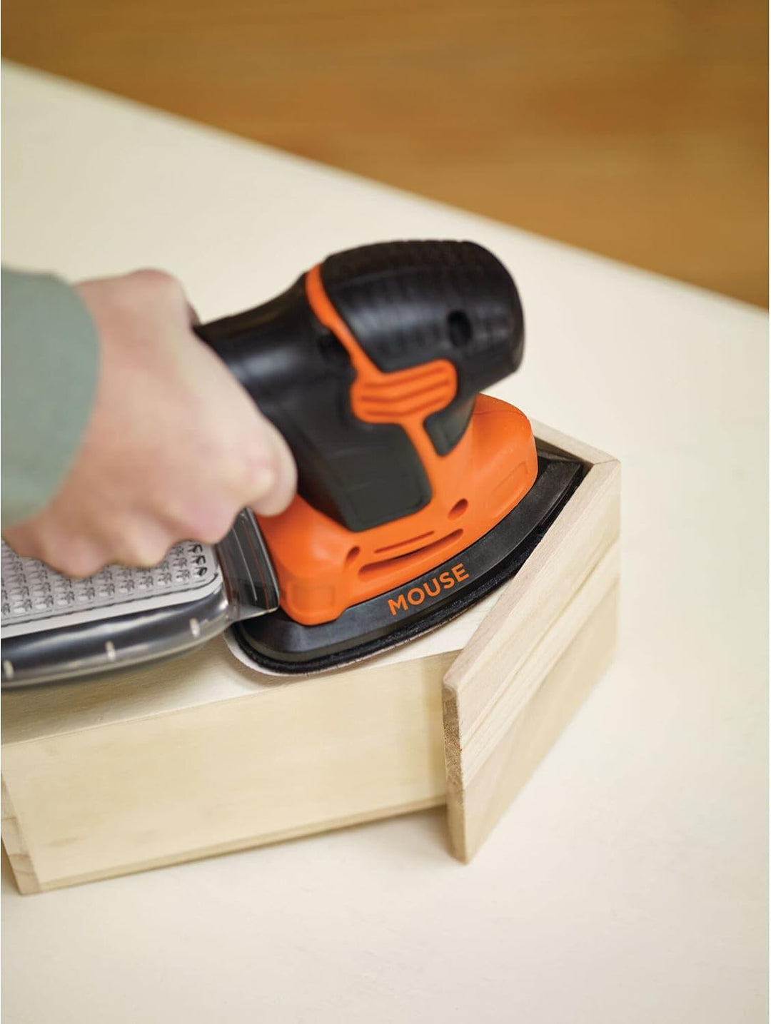 Black+Decker Dreieckschleifer Mouse KA2000– Kraftvolle Schleifmaschine mit Staubfangbehälter inkl. M