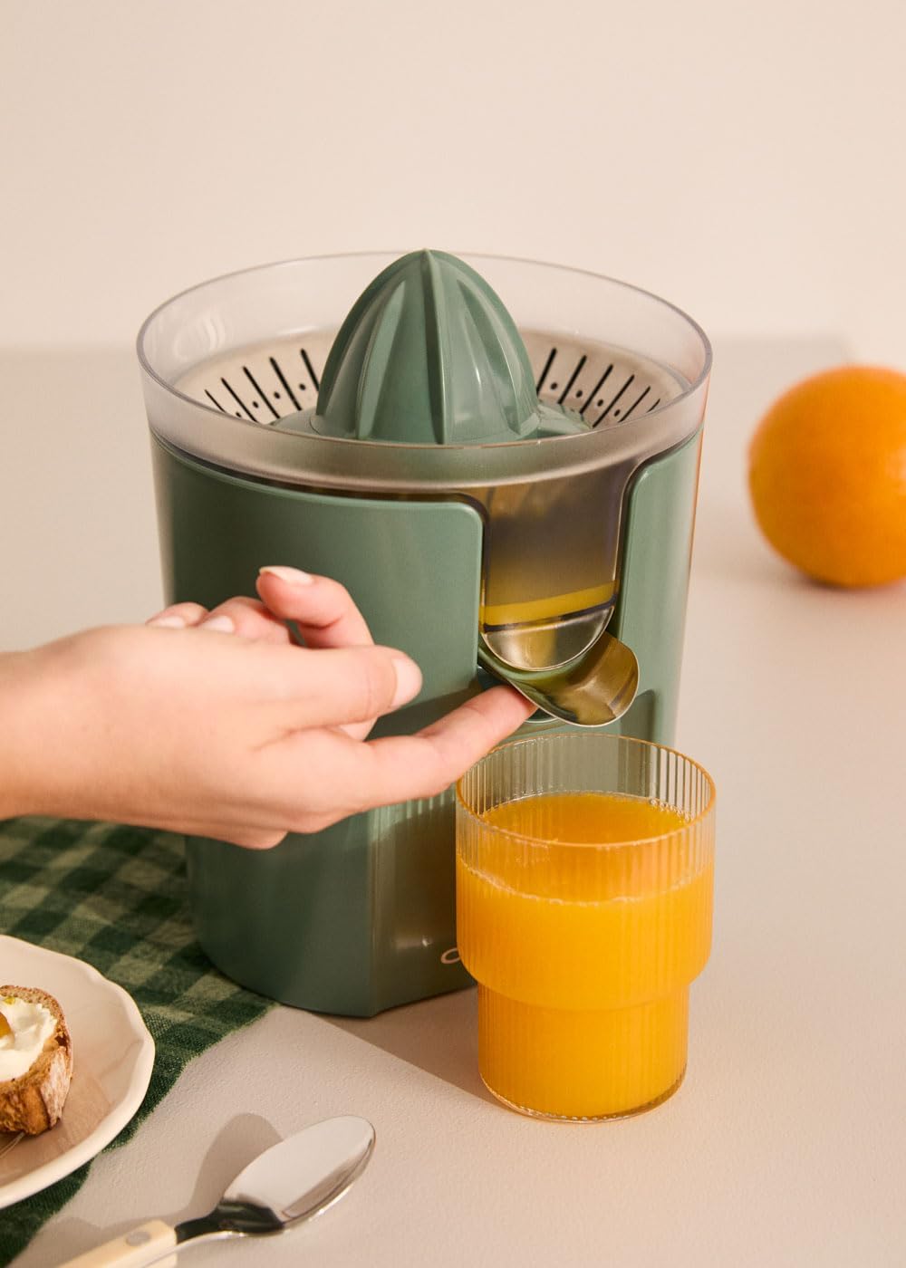 CREATE/JUICER STUDIO/Elektrische Zitruspresse in Salbeigrün/Spritzfrei, 230ml Behälter, Fruchtfleisc