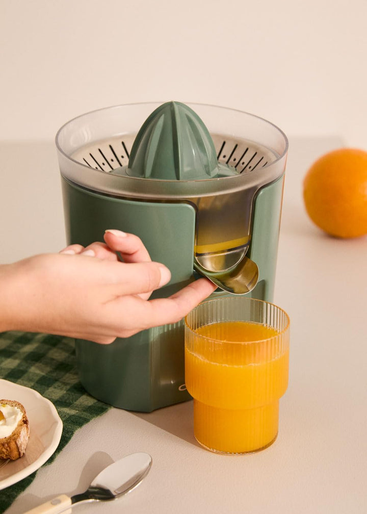 CREATE/JUICER STUDIO/Elektrische Zitruspresse in Salbeigrün/Spritzfrei, 230ml Behälter, Fruchtfleisc