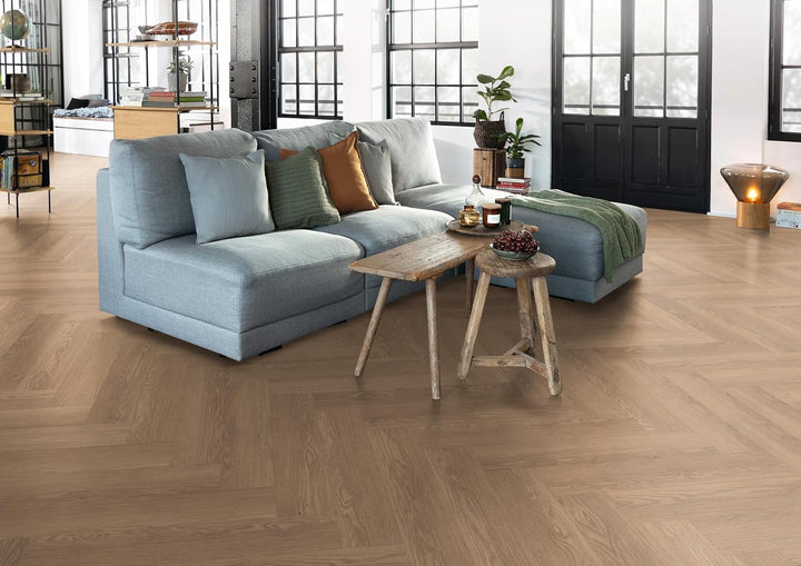 EGGER NatureSense Herringbone Laminat EL2134 Baronia Eiche braun 840x168x8mm (1,976m²) 1,976m² | Bod