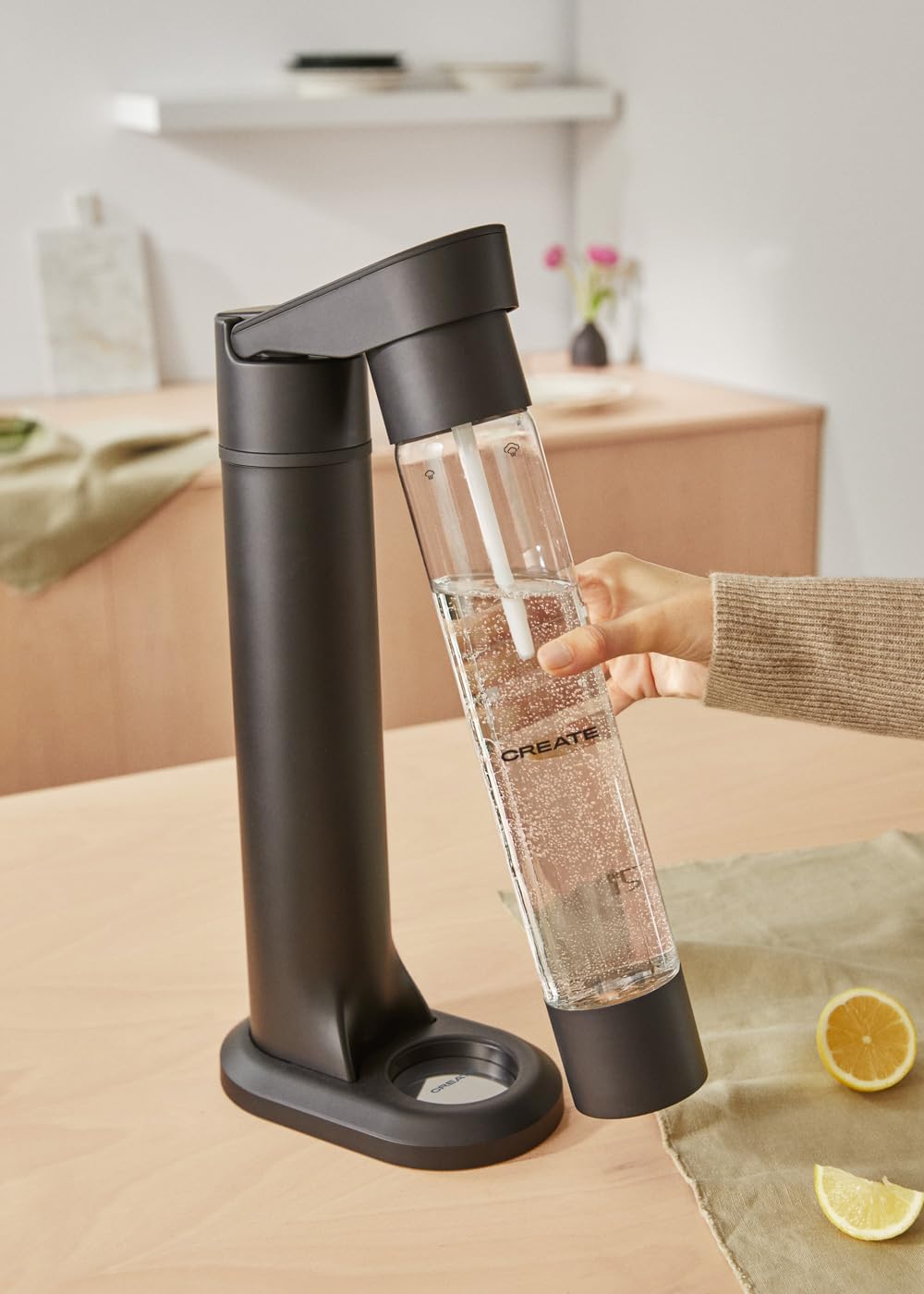 CREATE/SODA MAKER STUDIO/Wassersprudler 1L Schwarz/Keine CO2-Flaschen enthalten, kohlensäurehaltig i