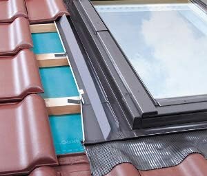Fakro Sparpaket Dachfenster PTP-V U3 mit Solar Rollladen ARZ Solar und Eindeckrahmen (114 x 118, Ein