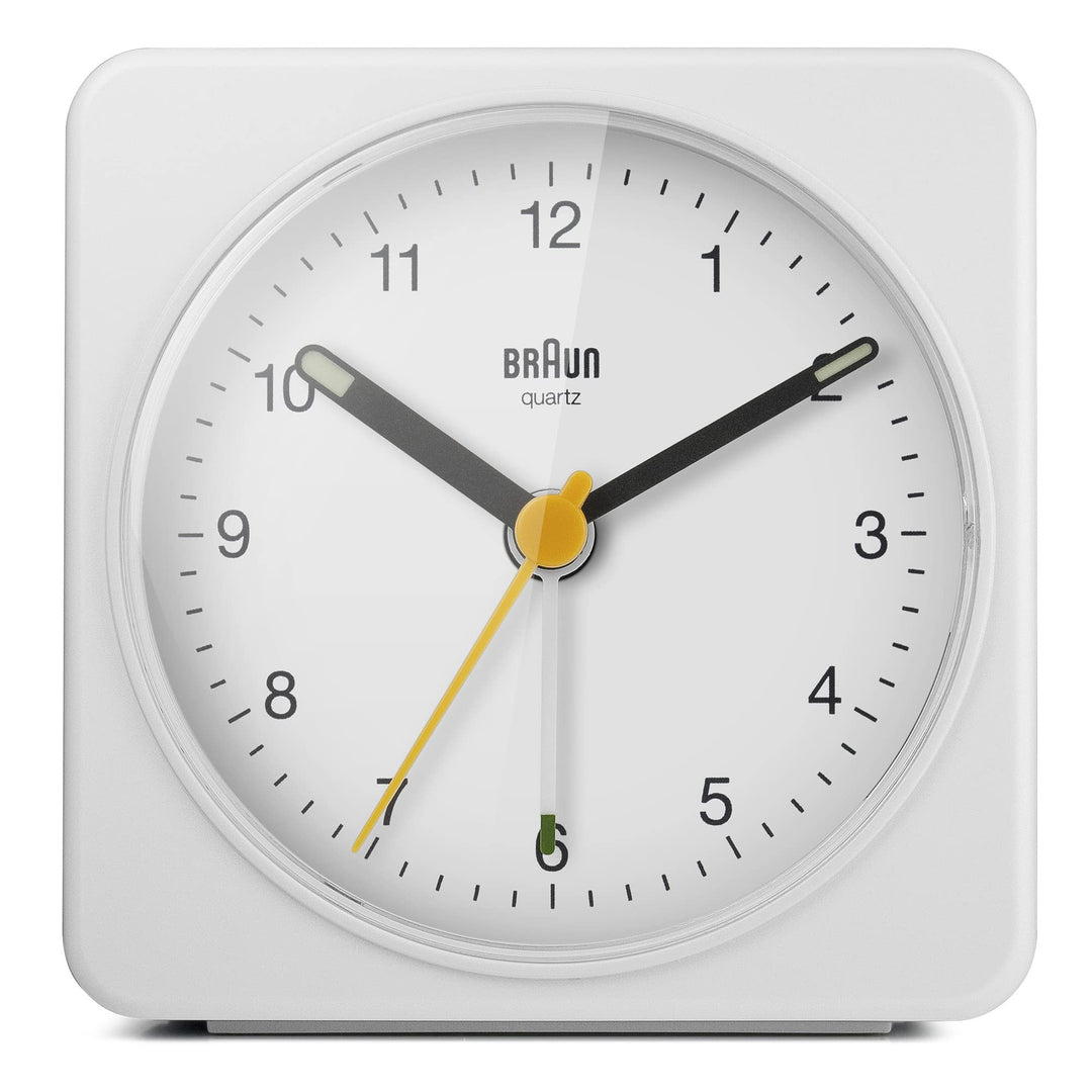 Braun Klassischer analoger Wecker mit Schlummerfunktion und Licht, ruhiges Quarzuhrwerk, Crescendo-A