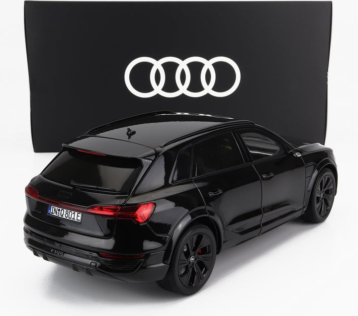 Audi 5012328651 Modellauto 1:18 Miniatur Q8 e-tron, schwarz
