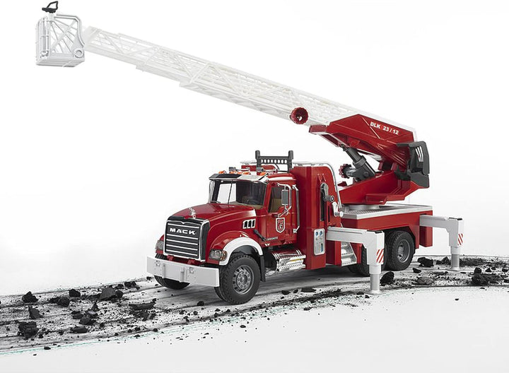 bruder 02821 - Mack Granite Feuerwehrleiterwagen mit Pumpe - 1:16 Einsatzfahrzeug Feuerwehrauto Notr