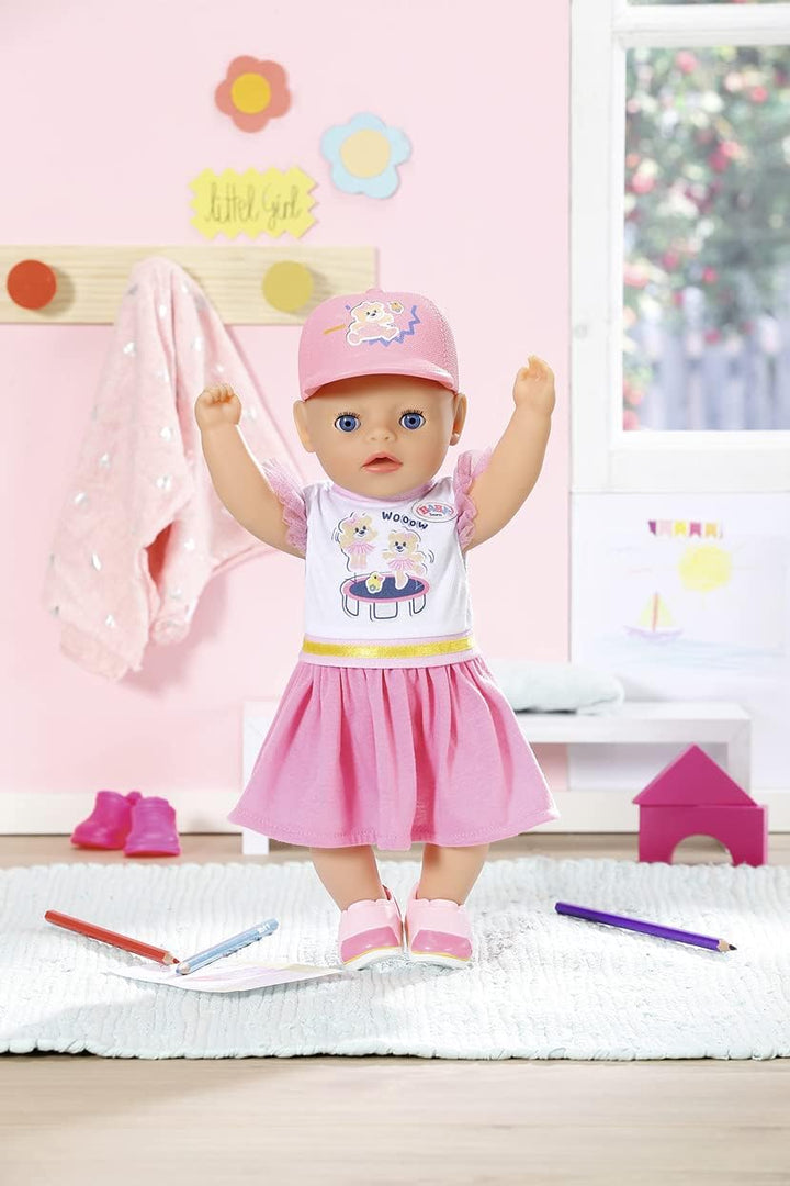 BABY born Little Kindergarten Outfit mit Puppenkleid, Basecap, Höschen und Schuhe für 36 cm Puppen,
