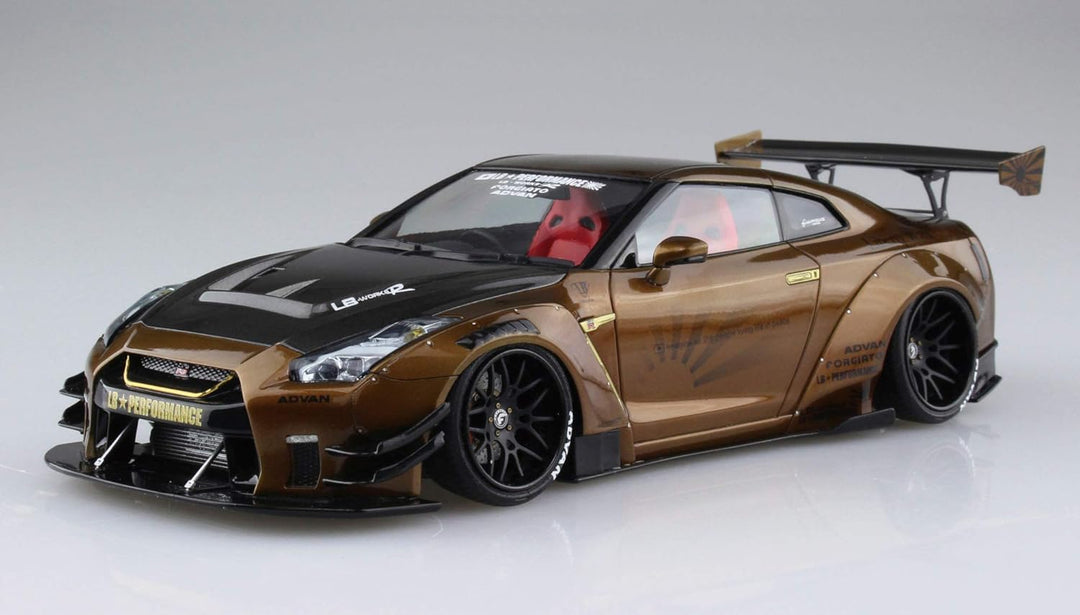 Aoshima Nissan GT-R R35 Type 2 Ver. 1 LB Works ADVAN 1:24 Model Kit Bausatz 055915