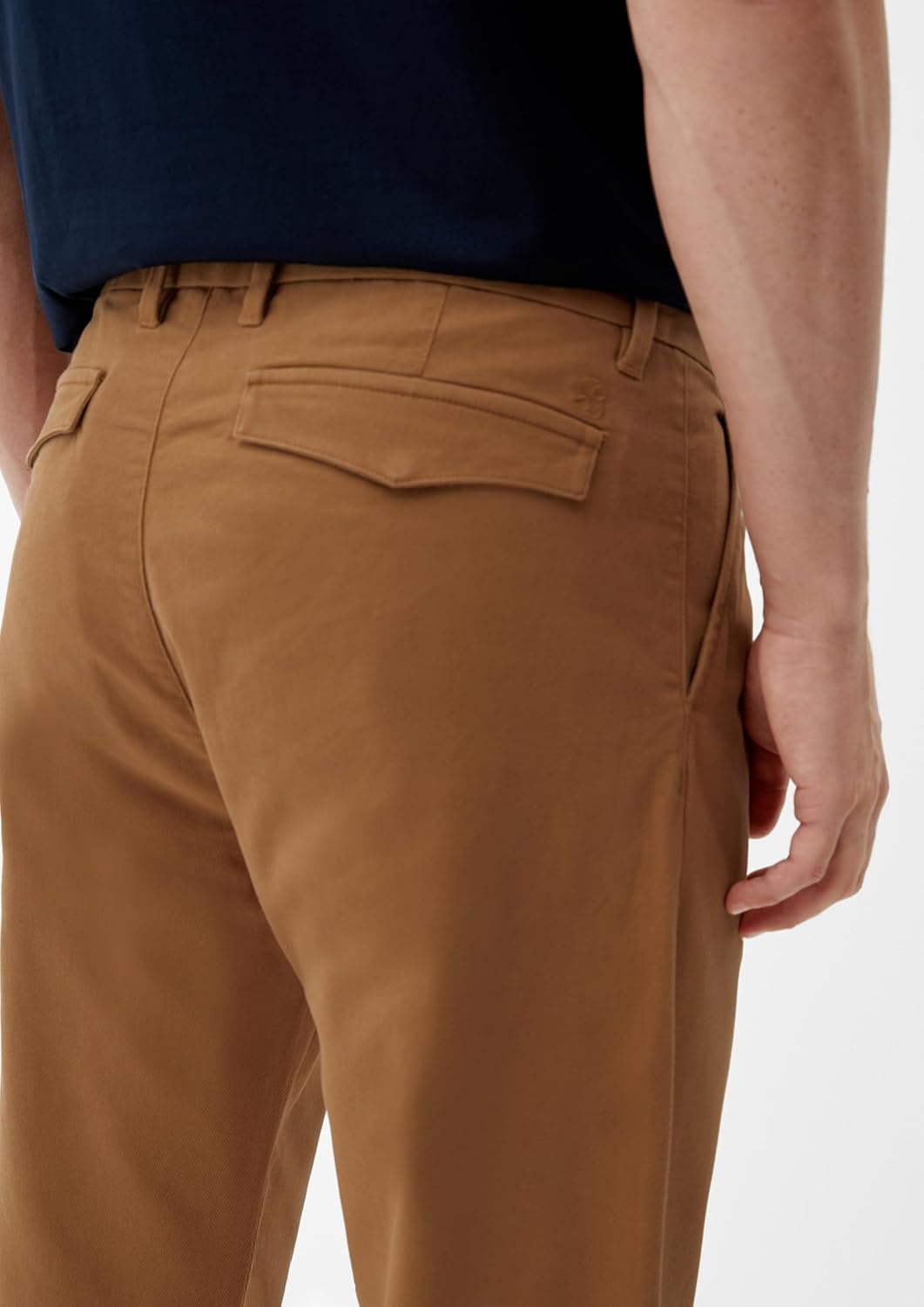 s.Oliver Relaxed: Chino mit Bundfalten 31W / 32L Braun 8469, 31W / 32L Braun 8469