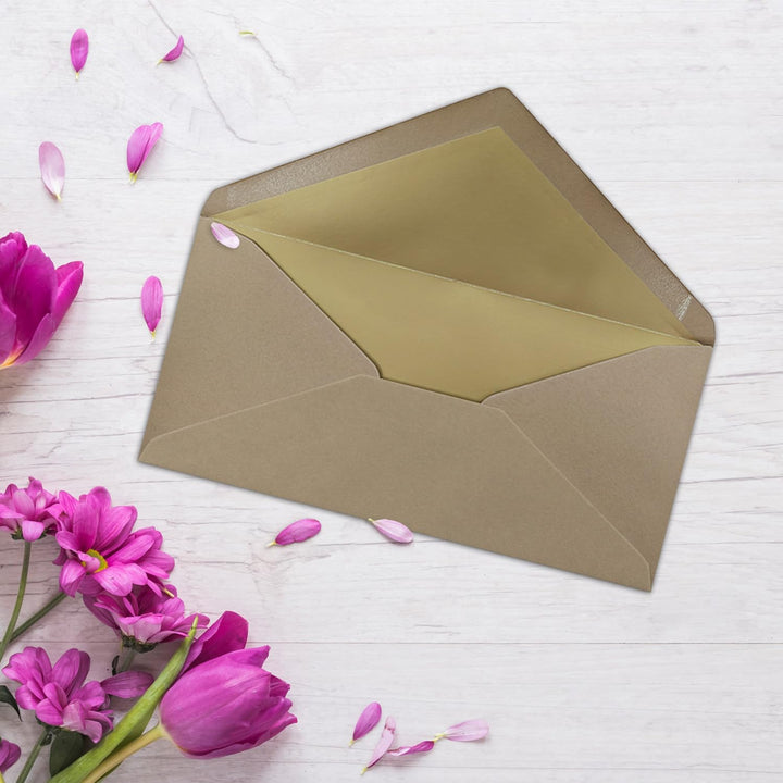 75 Brief-Umschläge DIN Lang - Cappuccino mit Gold-Metallic Innen-Futter - 110 x 220 mm - Nassklebung