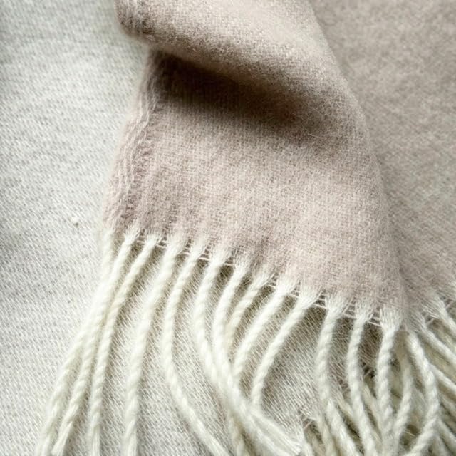 JOWOLLINA & WoolOnly Plaid mit Fransen aus 100% feiner Merinowolle (130x180 cm, Chai Latte) 130x180
