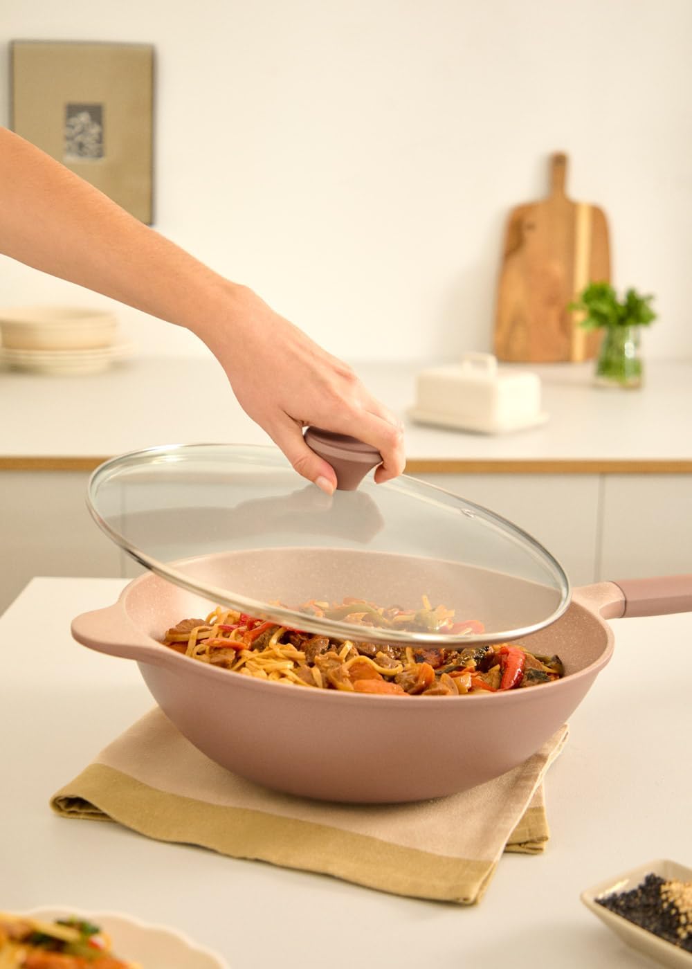 CREATE / WOK STUDIO/Wok aus Aluminiumguss mit Keramikbeschichtung Mokka/Für alle Herdarten geeignet,
