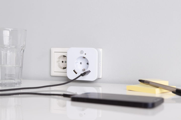 smrter LED-Nachtlicht mit Bewegungsmelder und Steckdose, 2x USB 2.4A, weiss, automatischer Lichtsens