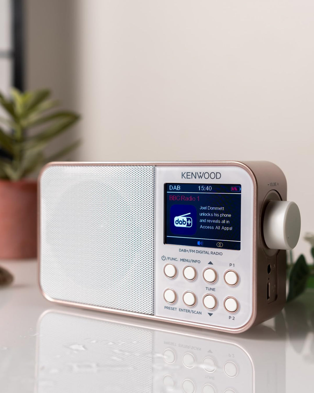 Kenwood CR-M30DAB-R - Tragbares DAB+ Radio mit Bluetooth, integriertem Akku & 6,1cm Farbdisplay, Ros