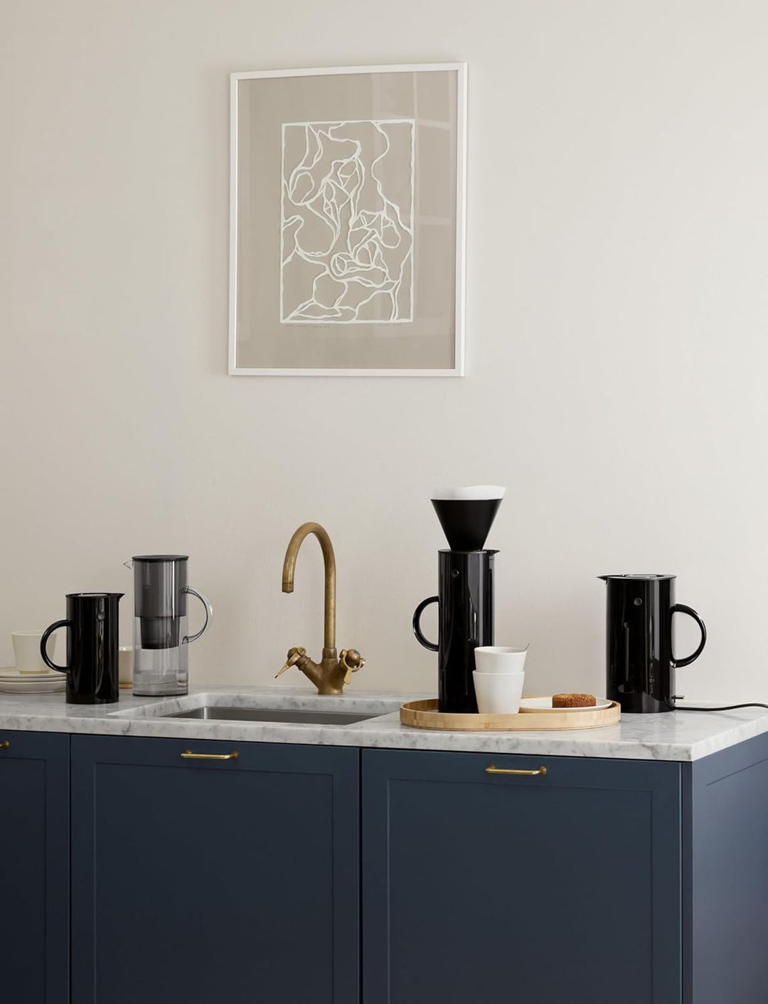 Stelton Isolierkanne EM77 - Doppelwandige Isolierkanne für heisse/kalte Getränke - Tee- & Kaffeekann