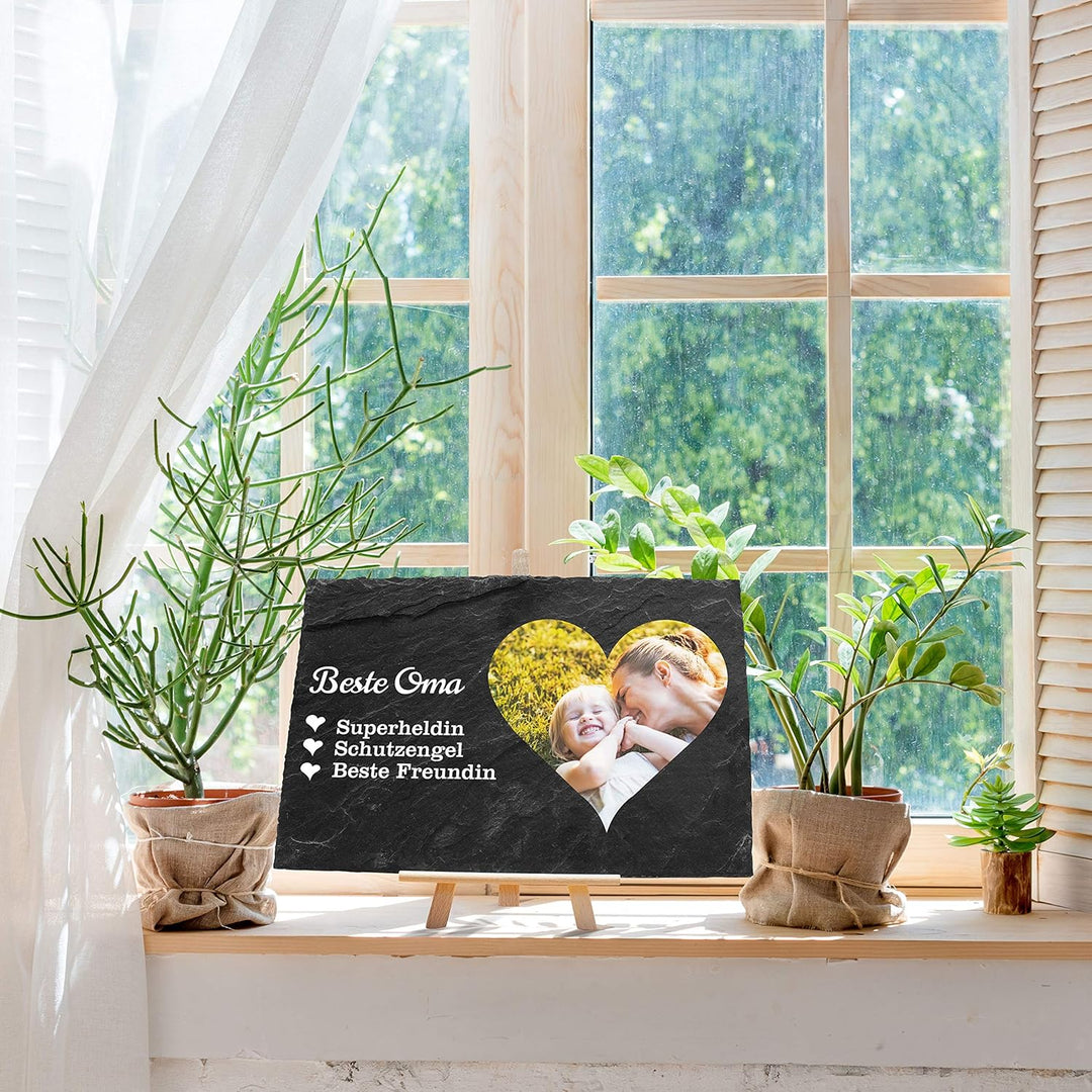 wandmotiv24 Schiefertafel mit Staffelei Personalisiert, Digitaldruck Farb-Foto im Herzformat, Text B
