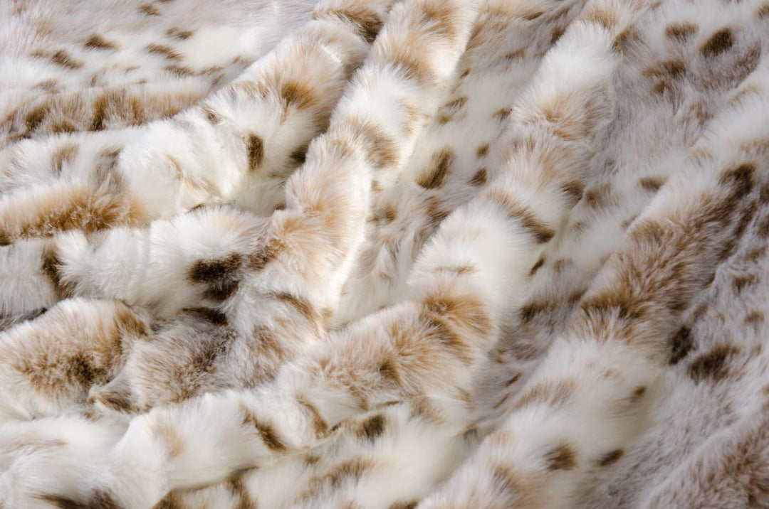 Felldecke Schneeleopard als Fellimitat in 5 Grössen Webpelzdecke Kuscheldecke Tagesdecke oder Fellki
