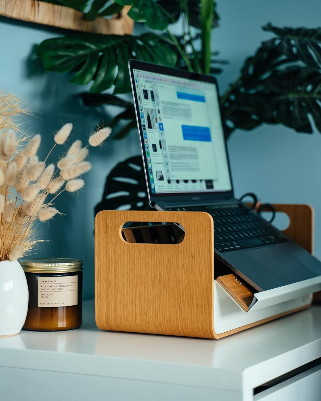 Gustav Laptop Ständer und Organizer