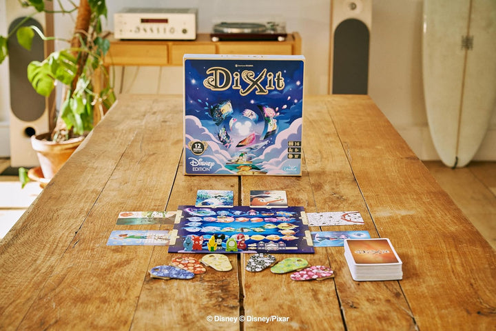 Asmodee - Dixit: Disney - Brettspiel mit Disney-Charakteren, 3-6 Spieler, 8+ Jahre, italienische Aus