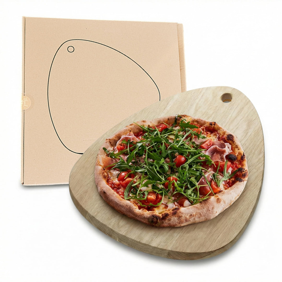 Triarc Pizza Servierbrett aus Premium Eiche (42x40 cm) – Design Pizzaschieber & Servierplatte – Beid