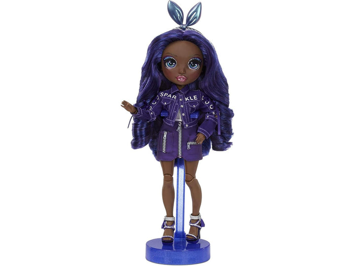 Rainbow High Modepuppe - Kristal Bailey - Indigo Puppe mit 2 Luxus-Outfits - inkl. Accessoires und P