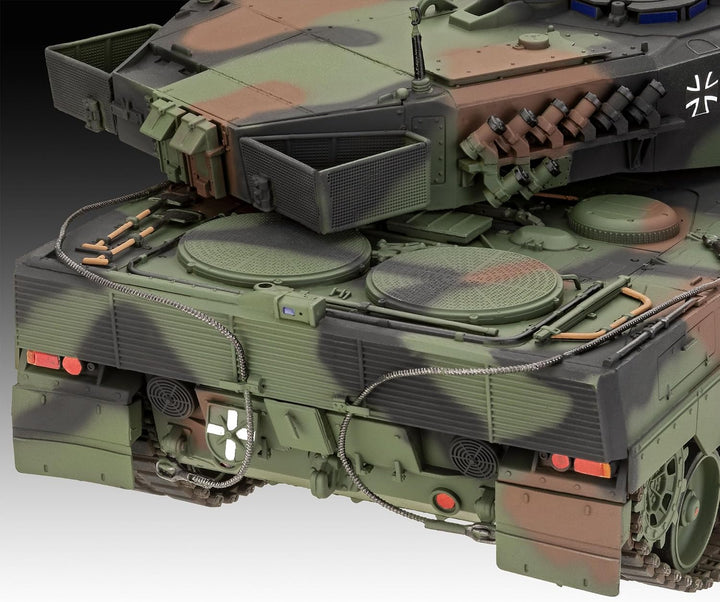 Revell Modellbausatz I Leopard 2 A6M+ I Detailreicher Level 5 Panzerbausatz I 250 Teile I Massstab 1