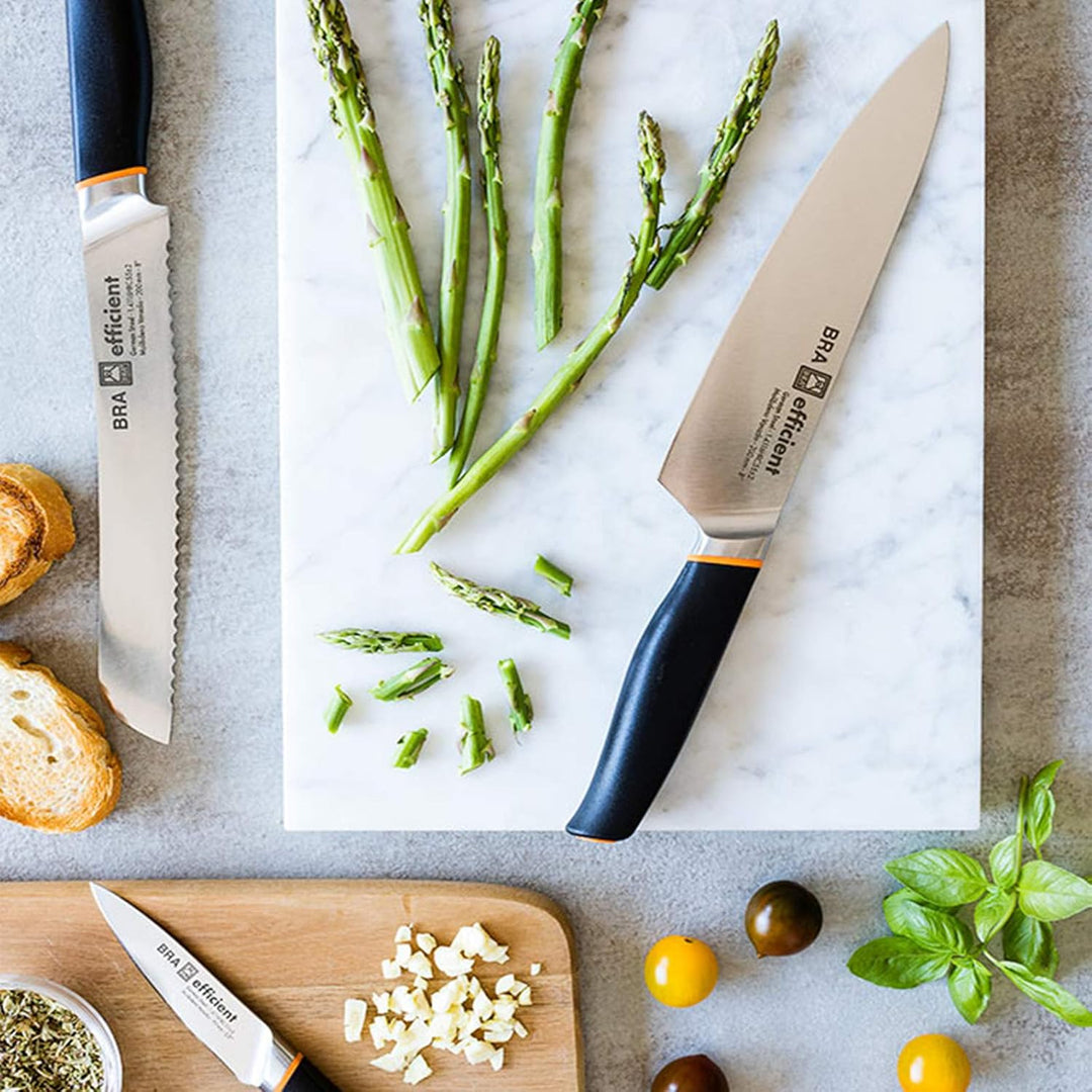 Satz mit 3 Bra Efficient Professional Messern aus Deutschem Molybdän-Vanadium-Stahl. Santoku-Bereich