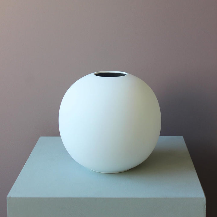 Cooee Design Ball Vase 20cm White, 20cm White
