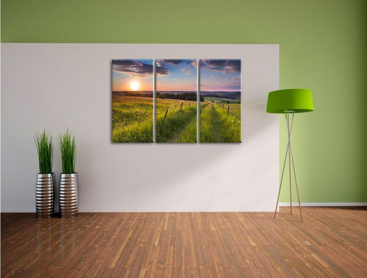 Pixxprint Bergwiese im Sonnenaufgang als Leinwandbild/Grösse: 3 Teilig (120x80) cm/Wandbild/Kunstdru