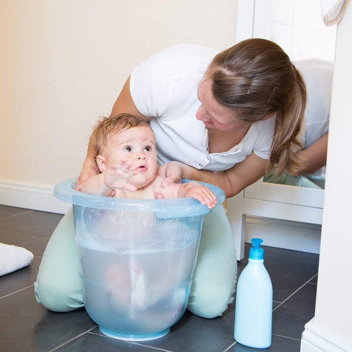 tummy tub das Original - Badeeimer kippsicher, rutschfest und schadstofffrei, blau, für Kleinkinder