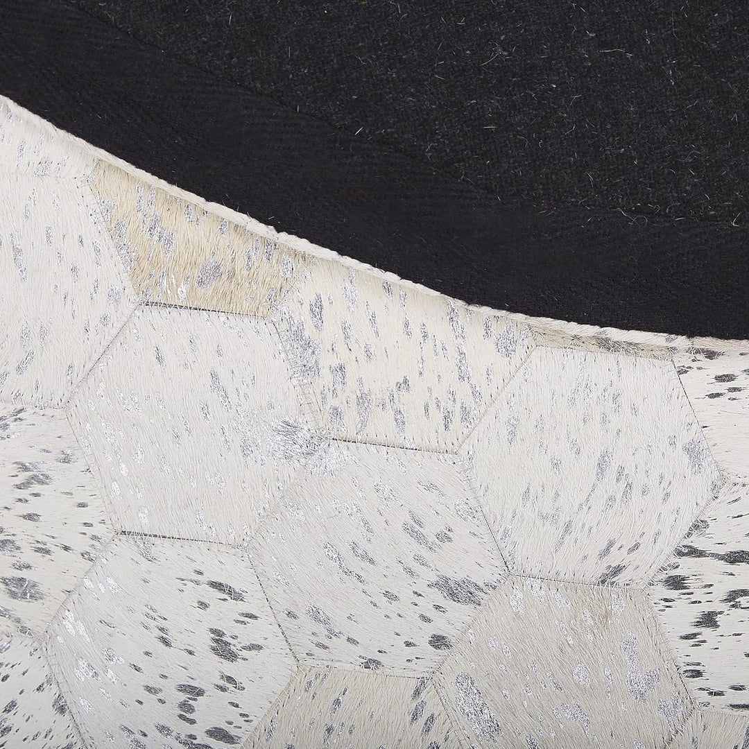 Designer Teppich aus Leder in Beige und Silber rund ⌀ 140 cm Bozkoy