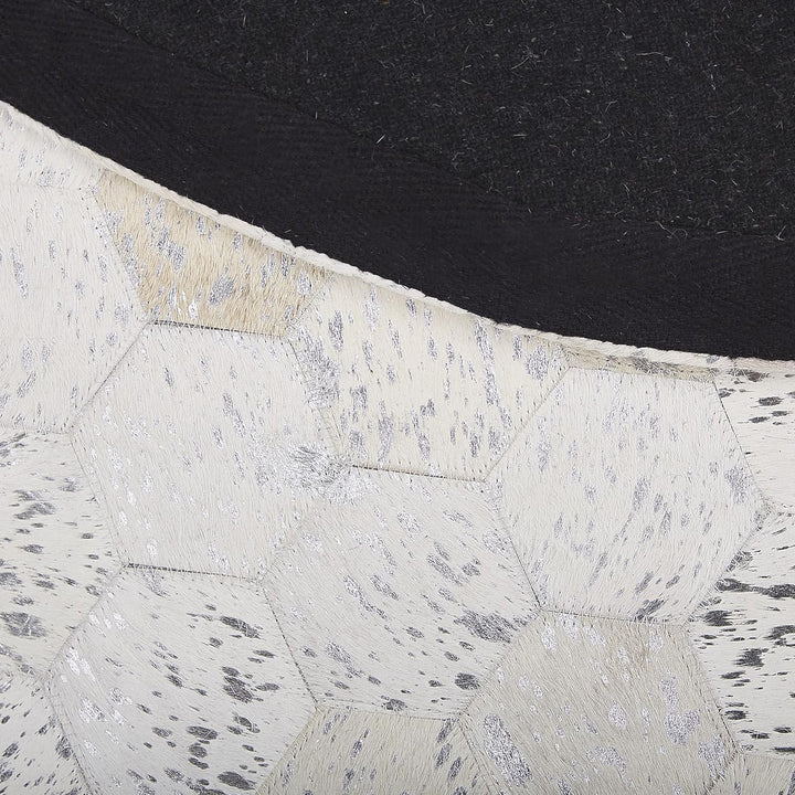 Designer Teppich aus Leder in Beige und Silber rund ⌀ 140 cm Bozkoy