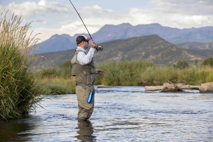 LifeStraw Go Wasserflasche mit Wasserfilter für Reisen, Wandern Hellblau Light Blue, Hellblau Light