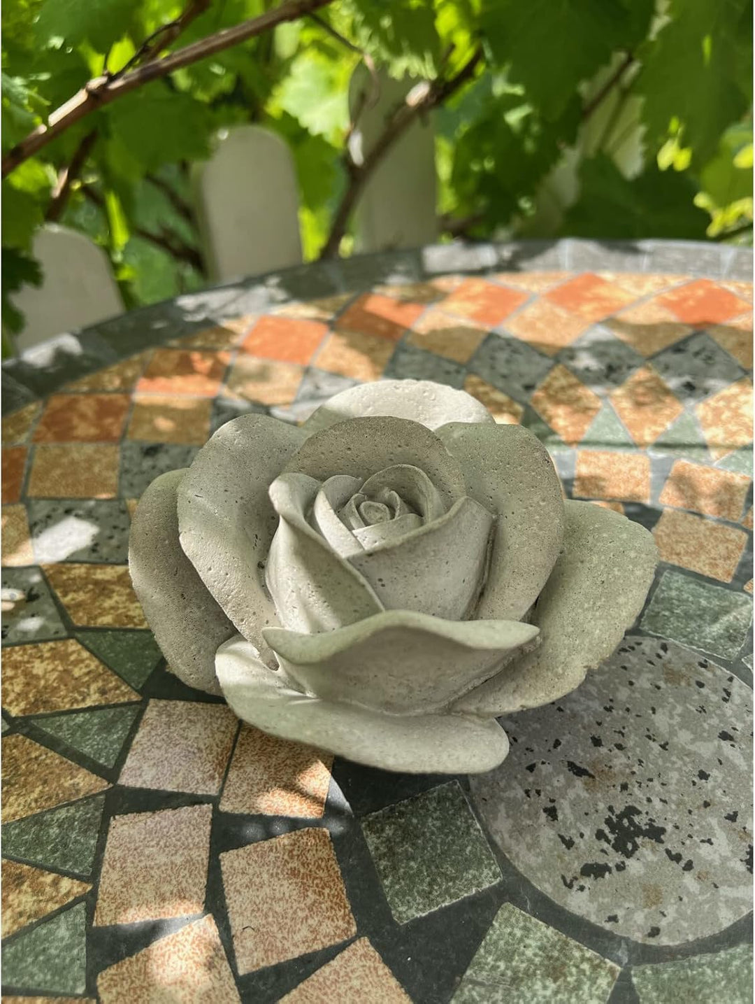 ZGM Betonfigur Rose ROSA - handgefertigte Dekoration für Garten und Haus