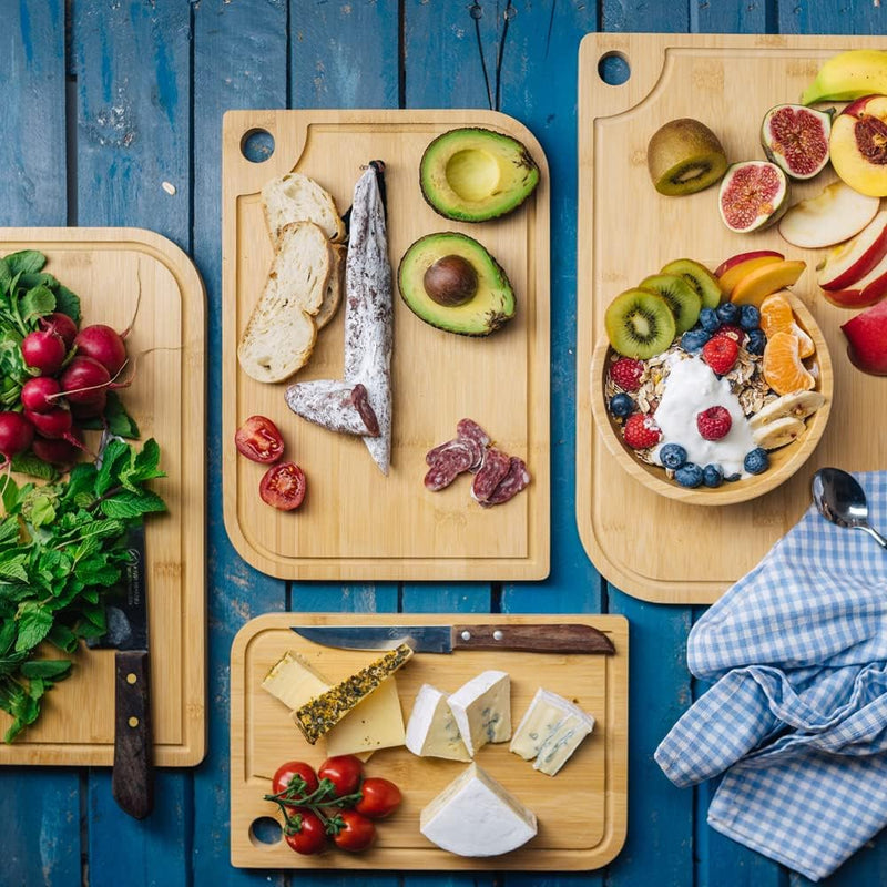 BIOZOYG Bambus Schneidebretter Set 4teilig verschiedene Grössen I Steakbretter mit Saftrille I Schne