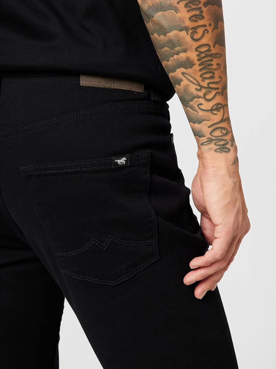 MUSTANG Herren Vegas Jeans 31W / 32L Tiefschwarz 980, 31W / 32L Tiefschwarz 980
