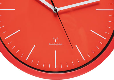 Maul Wanduhr MAULjump Ø 30,5 cm | stilvolle Funkuhr mit Mineralglas | automatische Zeiteinstellung |