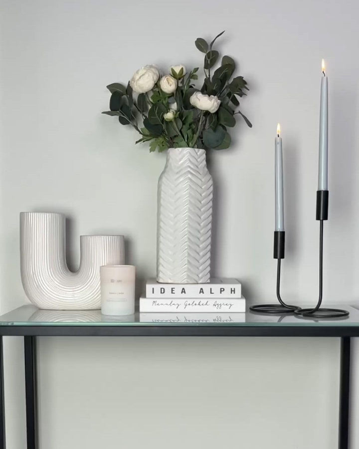Helle Vase mit strukturierter Oberfläche weiss Xanthos