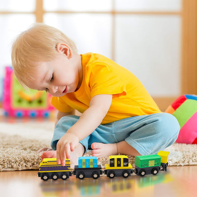 Kurtzy Zug Holzeisenbahn Set Magnetisch mit Aufbewahrungsbox (12-Teilig) – Kinderspielzeug Holzeisen