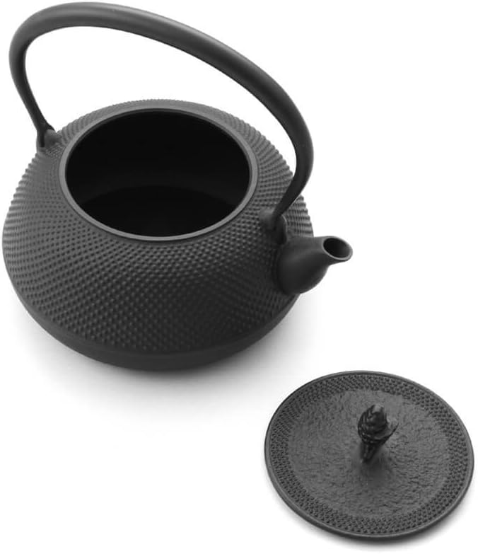 Japanischer Tetsubin, Wasserkessel Gusseisen HIRAMARU ARARE, Iwachu. 1,7 l, schwarz. Das Original. F