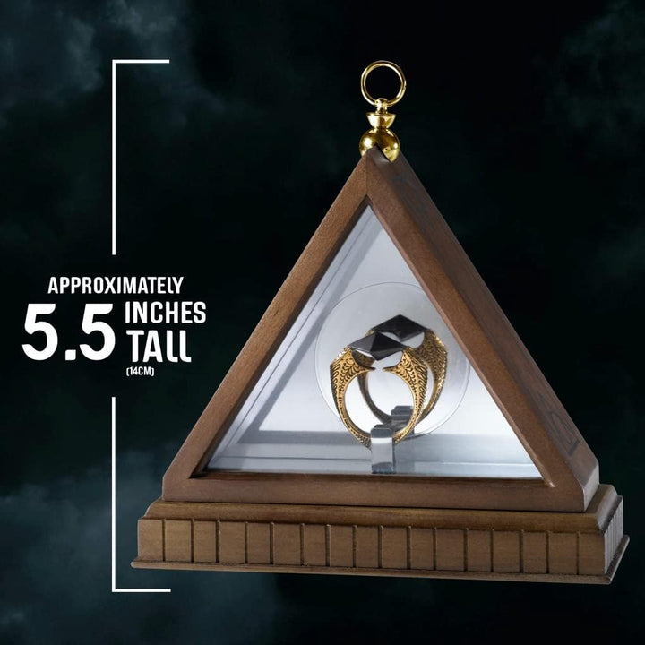 The Noble Collection  Das Horcrux Ring Display