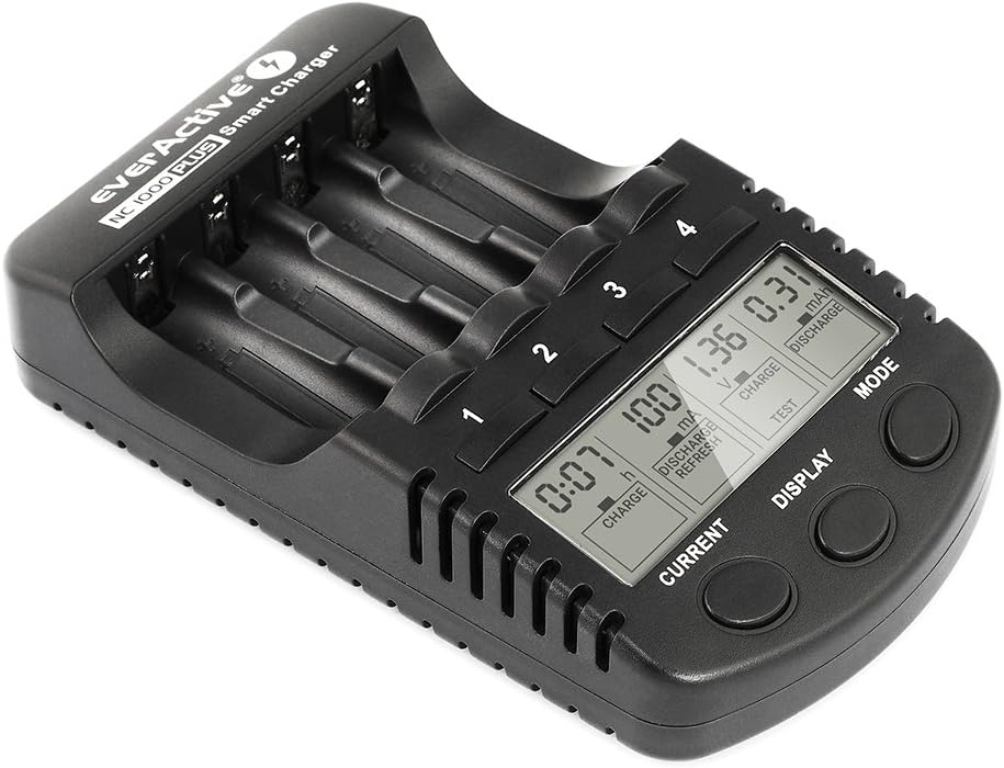 everActive Ladegerät für 4 Akkus AAA AA, professionell und schnell, LCD Anzeige, Kapazitätstest, KFZ