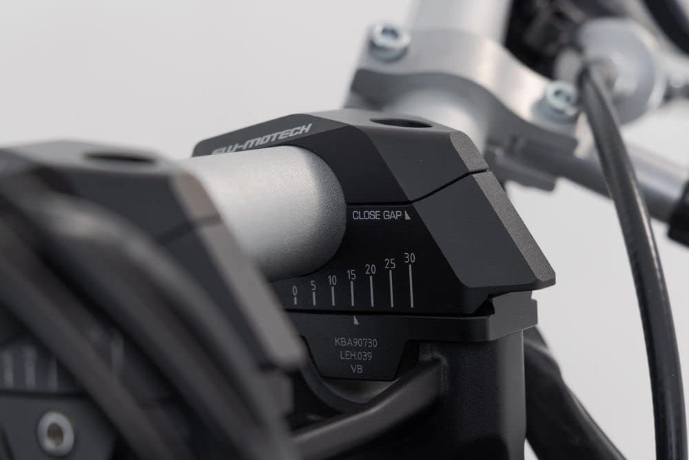 SW-Motech Lenkerverlegung variabel für Ø28 Lenker - H=28 mm. Verlegung 5/10/15/20/25/30 mm. Schwarz.