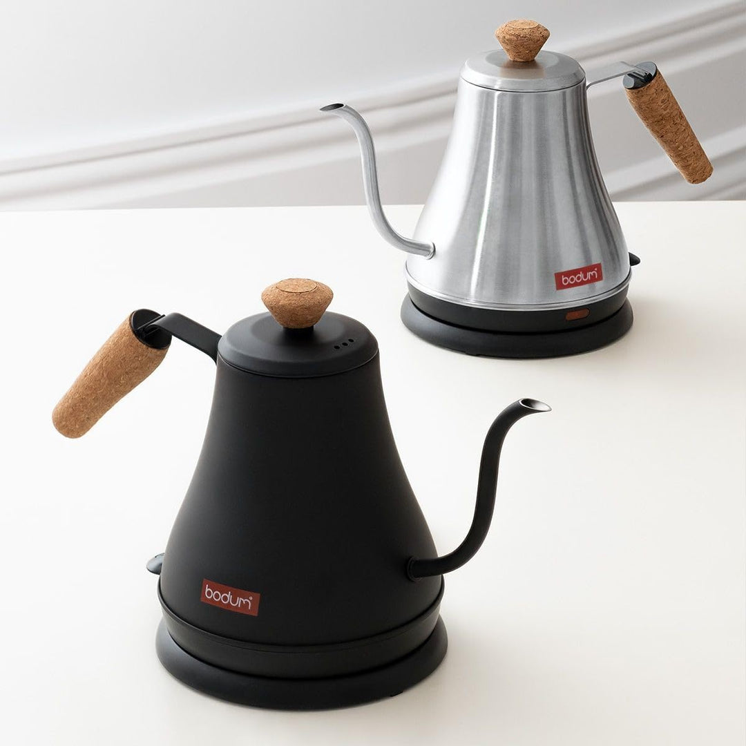 Bodum Melior 11883-259EURO Elektrischer Wasserkocher mit langem Auslauf, 0,8 l, 1.800 W, Schwarz Mat