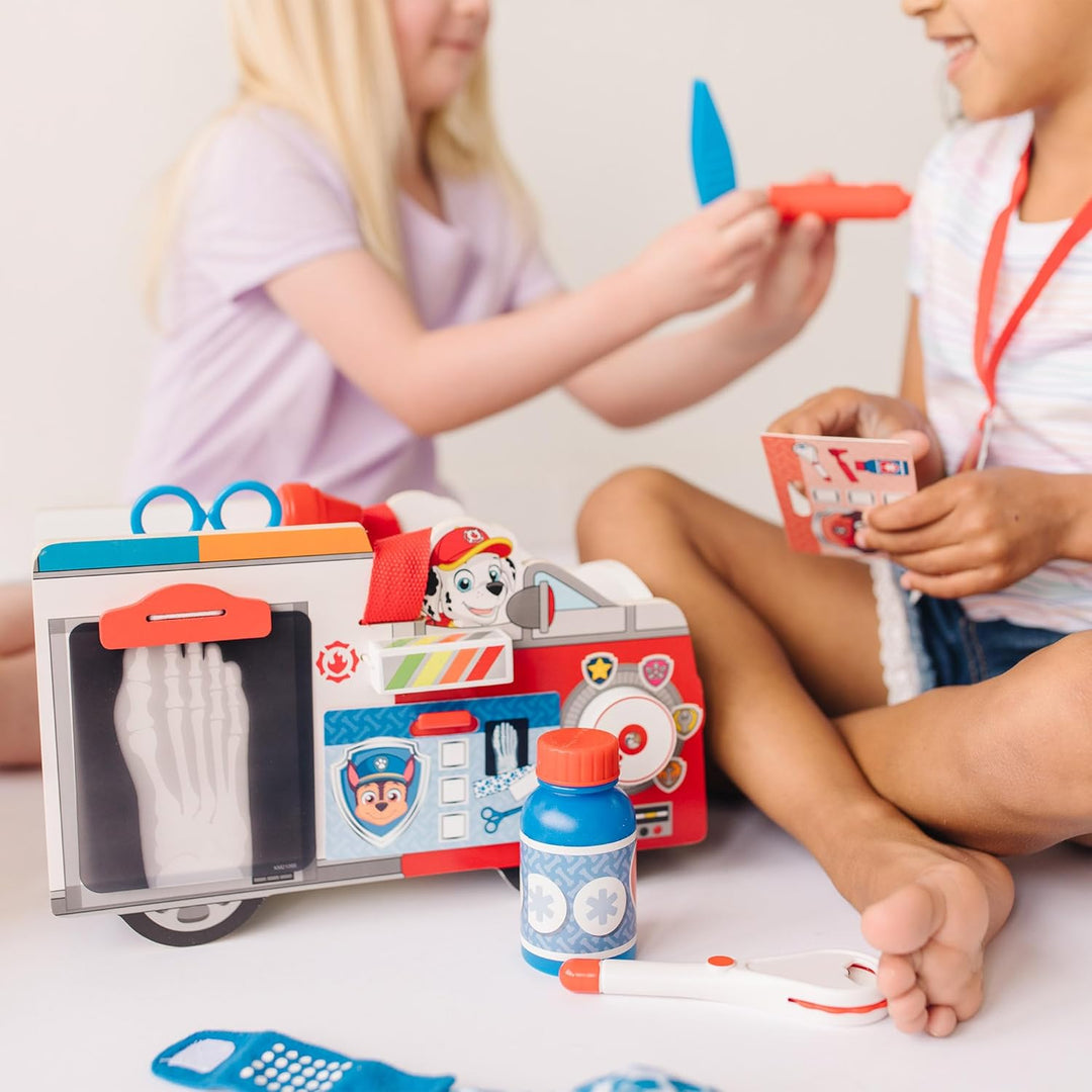 Melissa & Doug PAW Patrol Marshalls Arztset aus Holz, PAW Patrol Rettungswagen mit Erste-Hilfe-Kaste