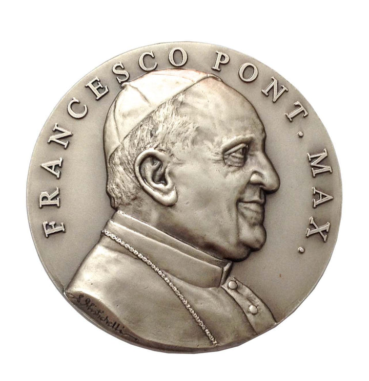 Medaillon Papst Franziskus und Petersplatz