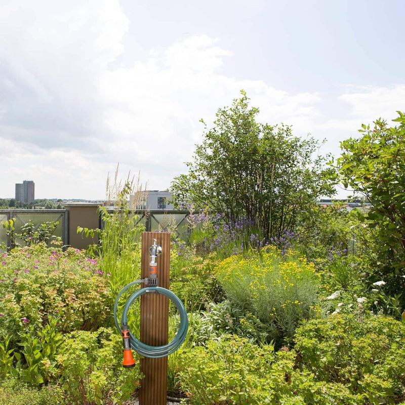 Gardena city gardening Terrassen-Spiralschlauch 7,5 m: Gartenschlauch mit integrierter Schlauchhalte