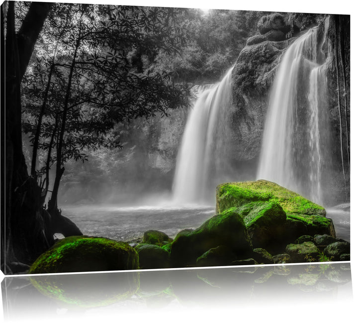 traumhafter Wasserfall im Dschungel schwarz/weiss Format: 100x70 auf Leinwand, XXL riesige Bilder fe