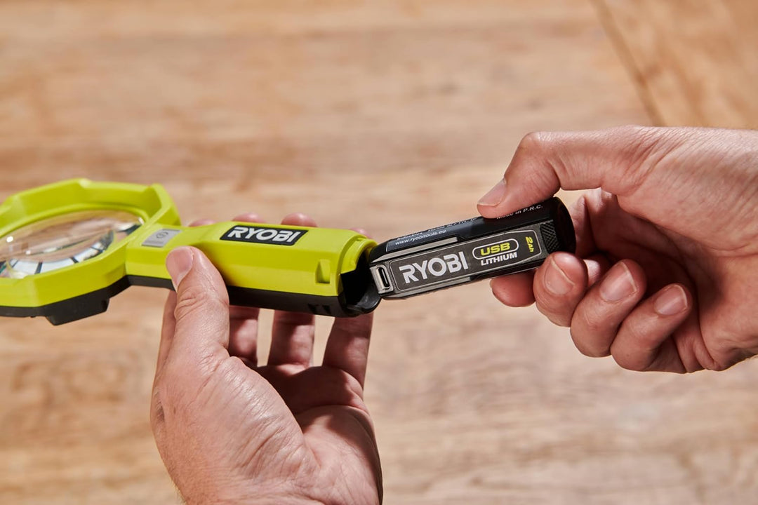 RYOBI 4 V USB-LITHIUM Akku-Lupenleuchte RML4-120G, 240 Lumen, inkl. 1 x 4 V 2,0 Ah Lithium Akku und